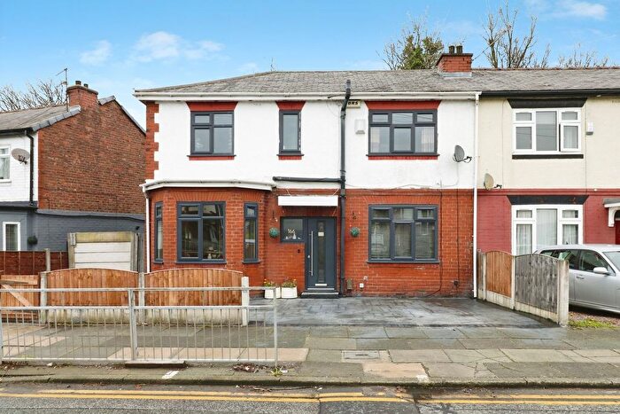 4 Bedroom Detached House For Sale In Davyhulme Road, Stretford, Manchester, M32