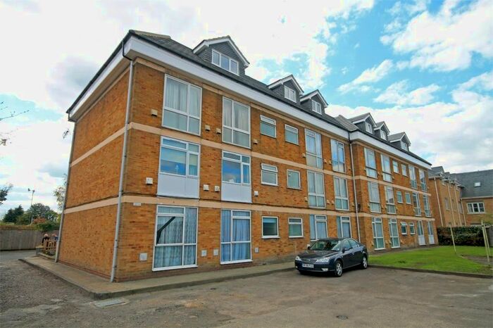 1 Bedroom Flat To Rent In Edward Way, Ashford TW15