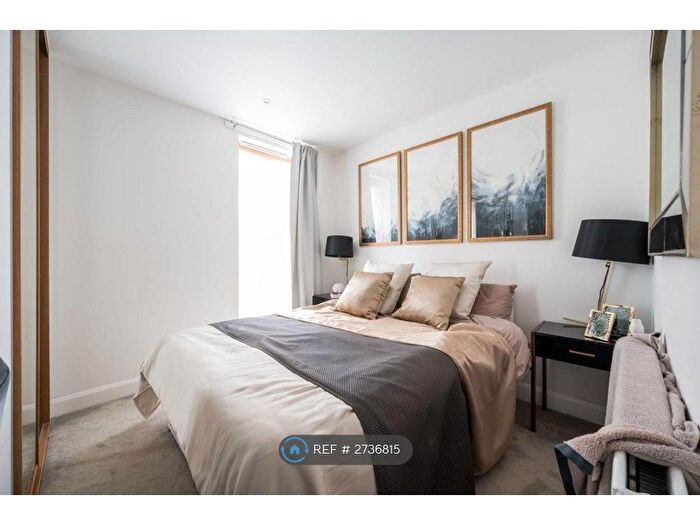 2 Bedroom Flat To Rent In Charles Newell Court, London, E3