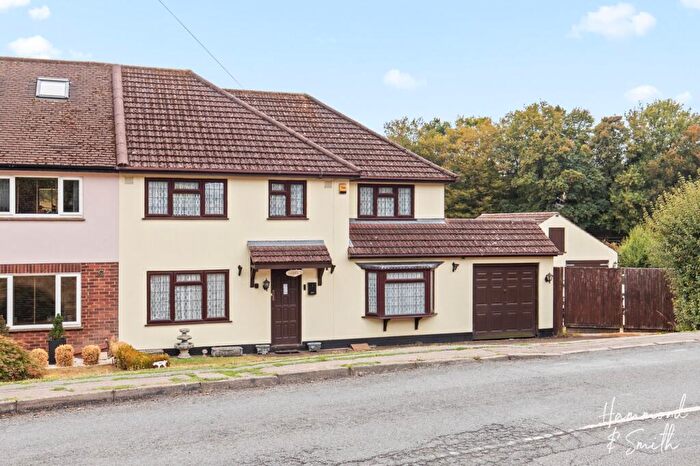 4 Bedroom Semi-Detached House For Sale In Ivy Chimneys, Epping, CM16