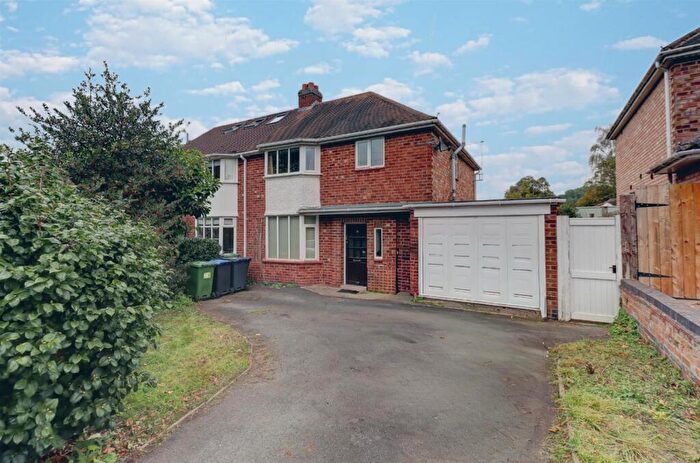 3 Bedroom Semi-Detached House To Rent In Lillington Close, Leamington Spa, CV32
