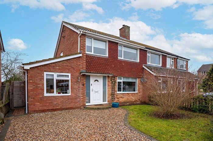 3 Bedroom Semi-Detached House For Sale In St. Thomas Close, Comberton, CB23