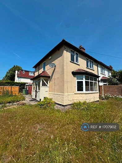 3 Bedroom Semi Detached House To Rent In Shaftesbury Road, Leeds, LS8