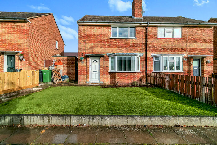 2 Bedroom Semi-Detached House To Rent In Chaucer Avenue, Portsmouth, PO6