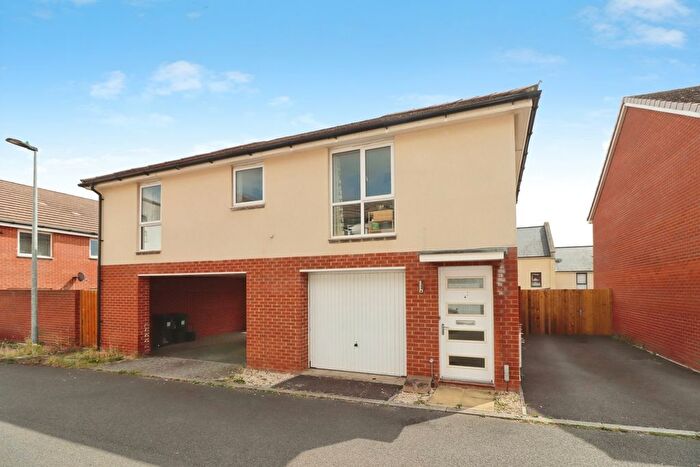 2 Bedroom Flat For Sale In Whitsun Leaze, Bristol, BS34