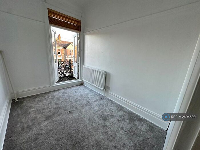 2 Bedroom Flat To Rent In Sidney Road, Beckenham, BR3