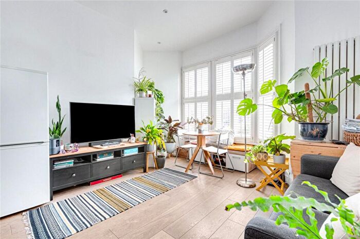 2 Bedroom Terraced House To Rent In Mysore Road, Clapham Common, SW11