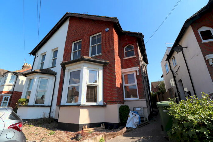 2 Bedroom Maisonette To Rent In Brentwood Station, CM14