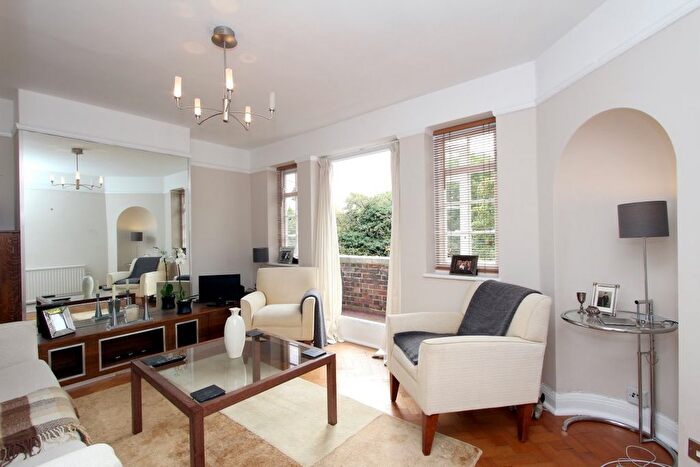 2 Bedroom Flat To Rent In Lyttelton Road, London, N2