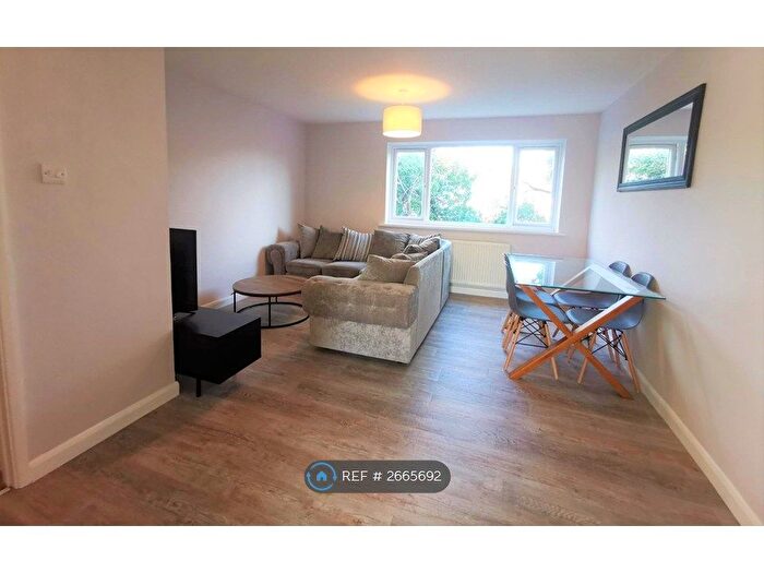 2 Bedroom Flat To Rent In Haig Court, Chelmsford, CM2