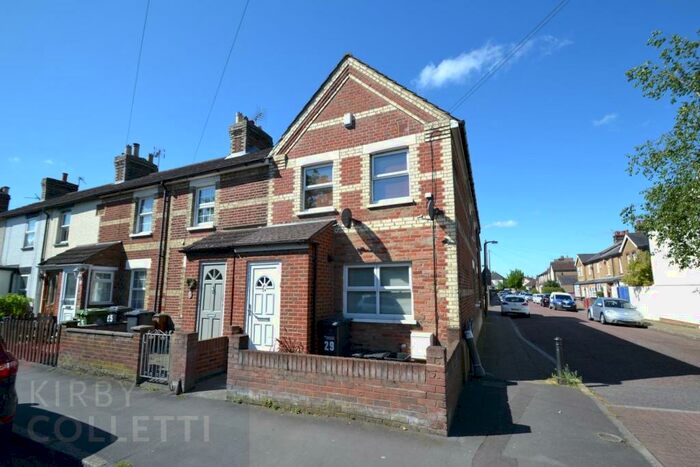 2 Bedroom Maisonette To Rent In Old Highway, Hoddesdon, Hertfordshire, EN11