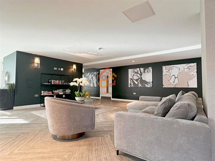 3 Bedroom Flat To Rent In Block C, Hulme Street, Salford, M5