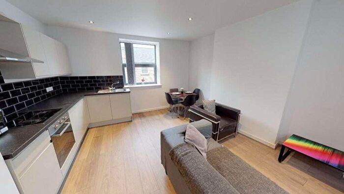 3 Bedroom Flat To Rent In Flat, St Peters Close, S1