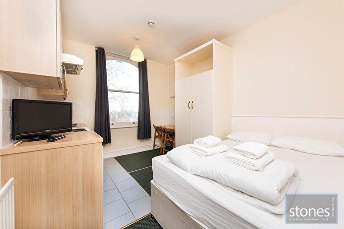 Apartment To Rent In Belsize Avenue, London, NW3