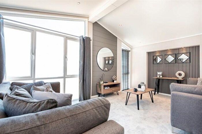2 Bedroom Park Home For Sale In The Residence (), Ladstone Park, Norland, Halifax, West Yorkshire, HX6
