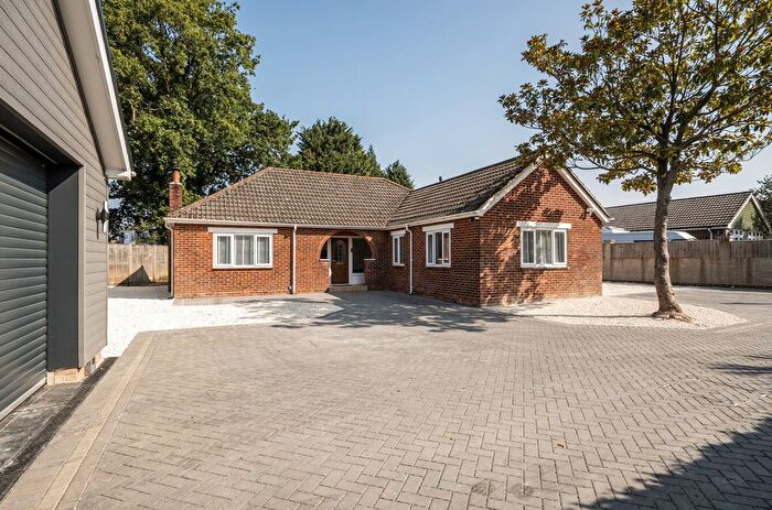 3 Bedroom Bungalow For Sale In Valentine Avenue, Sholing, Southampton, Hampshire, SO19