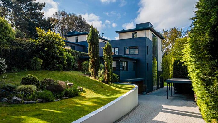 3 Bedroom Detached House For Sale In Mount Grace Drive, Evening Hill, BH14