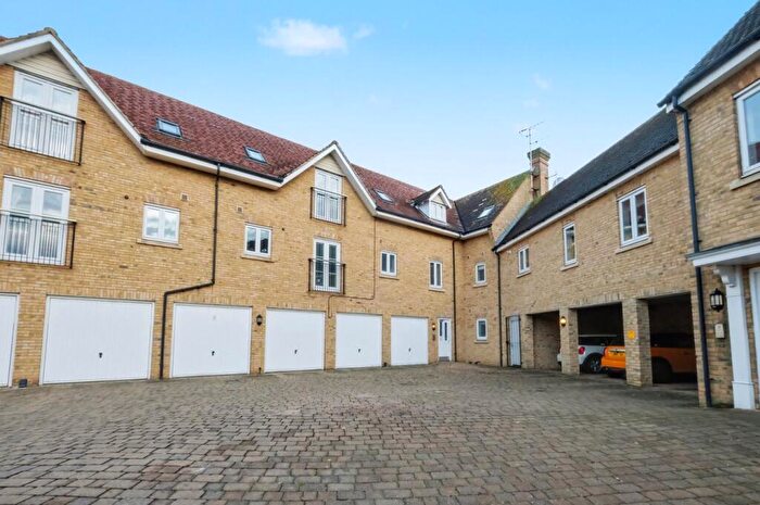 2 Bedroom Apartment For Sale In Eglinton Drive, Chancellor Park, Chelmsford, CM2