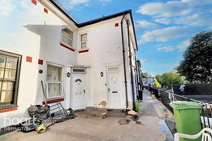 3 Bedroom Maisonette For Sale In High Street, Orpington, BR6