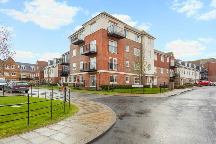 1 Bedroom Flat To Rent In Campion Square, Dunton Green, Sevenoaks, TN14