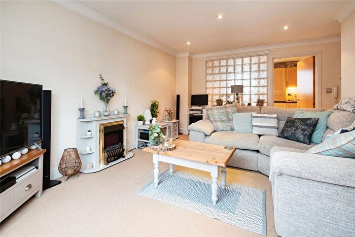 1 Bedroom Flat For Sale In Lime Hill Road, Tunbridge Wells, Kent, TN1