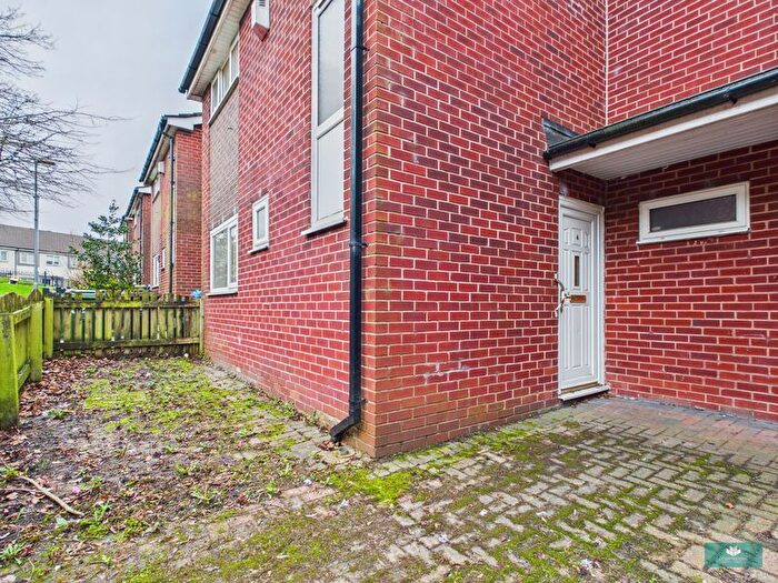 3 Bedroom Terraced House For Sale In Doncaster Walk, Oldham, OL1