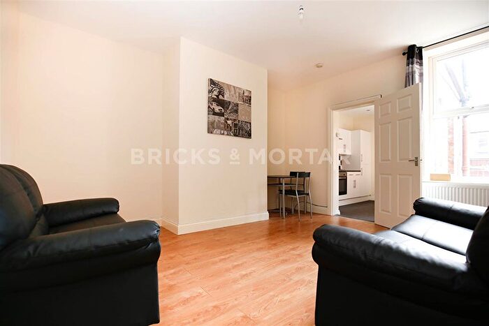 2 Bedroom Flat To Rent In Biddlestone Road, Heaton, NE6