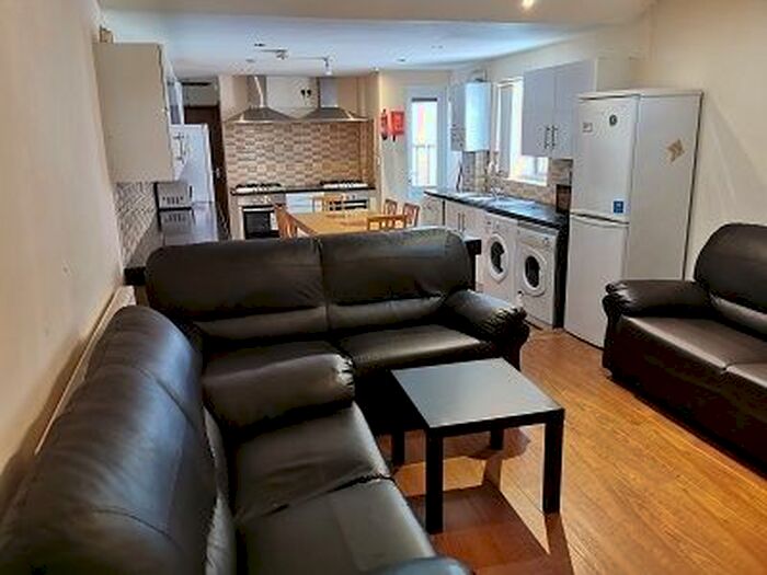 6 Bedroom Terraced House To Rent In Alton Road, Birmingham, B29