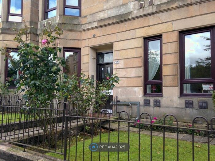 3 Bedroom Flat To Rent In Roebank Street, Glasgow, G31