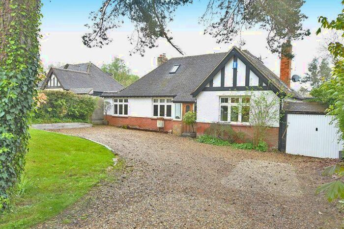 5 Bedroom Chalet For Sale In Caring Lane, Maidstone, ME14
