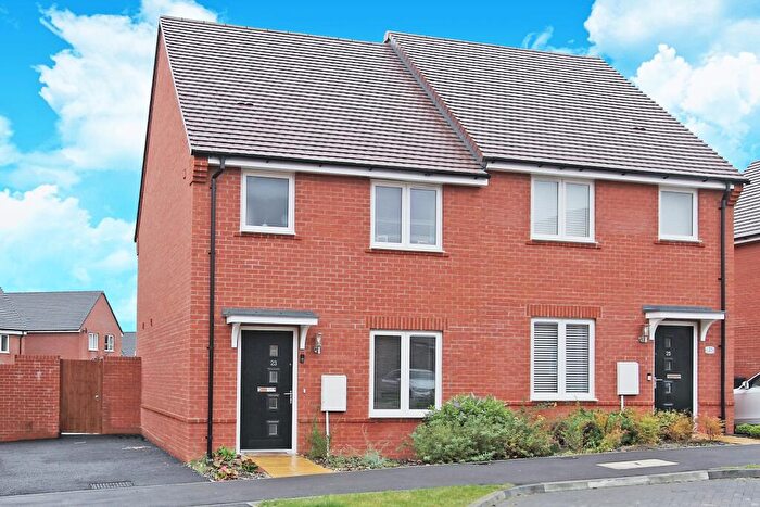 3 Bedroom Semi-Detached House To Rent In Merino Road, Andover, SP11