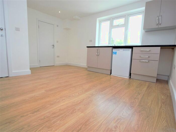 Property To Rent In Windmill Road, London, N18