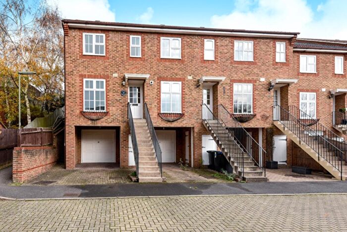 2 Bedroom End Of Terrace House To Rent In Irvine Place, Virginia Water, GU25