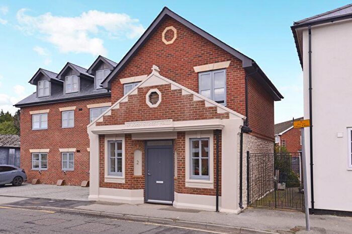 2 Bedroom End Of Terrace House To Rent In St Johns Street, Godalming, GU7