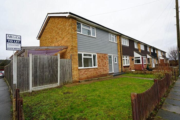 3 Bedroom Semi-Detached House To Rent In Cedar Road, Grays, RM16