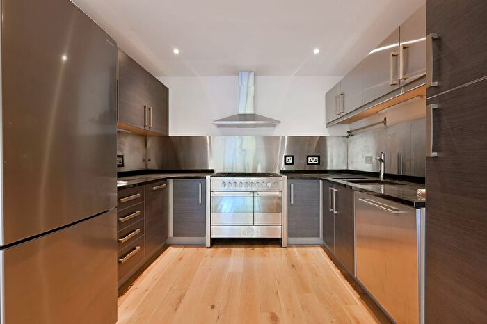 2 Bedroom Flat For Sale In Hammersmith Grove, Hammersmith, London, W6