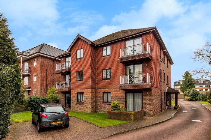 1 Bedroom Flat To Rent In Kemerton Road, Fitzhardinge House BR3