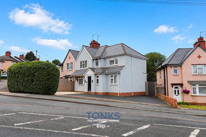 4 Bedroom Semi-Detached House For Sale In Alexandra Road, Halesowen, B63