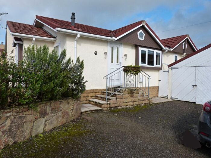 2 Bedroom Mobile/park Home For Sale In Orchard Park, Bugle, PL26