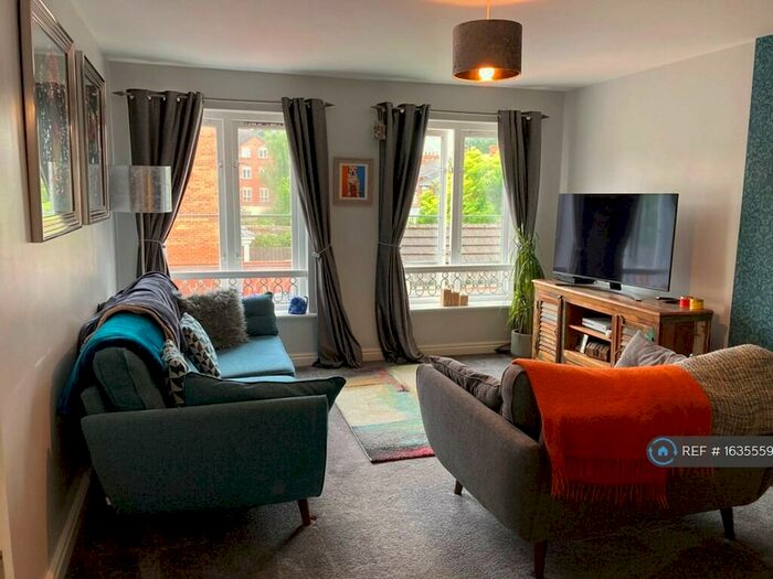 3 Bedroom Terraced House To Rent In Madeira Court, Hull, HU5