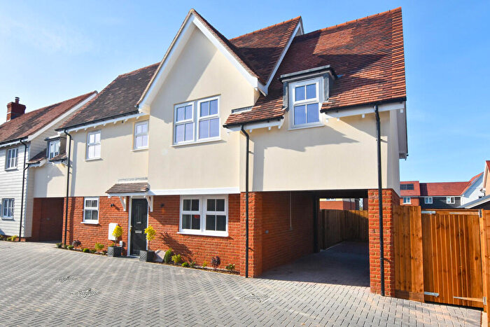 4 Bedroom Link Detached House To Rent In Felmoor Chase, Felsted, CM6