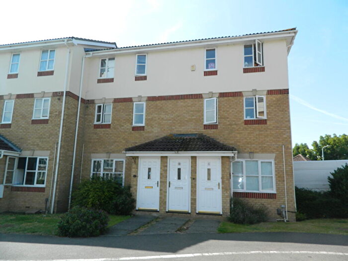 2 Bedroom Maisonette To Rent In Spencer Villas, Richards Way, Cippenham, Berkshire, SL1