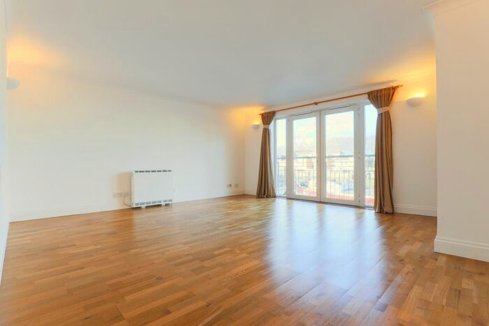 2 Bedroom Flat To Rent In Rainbow Quay, Surrey Docks, SE16