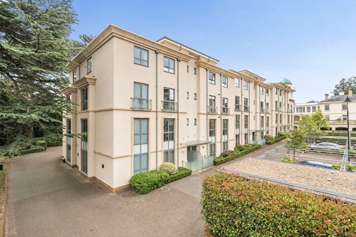 3 Bedroom Flat For Sale In Humphris Place, Cheltenham, GL53