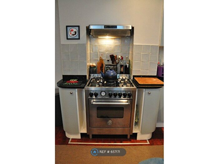 1 Bedroom Flat To Rent In Peacock Street, London, SE17