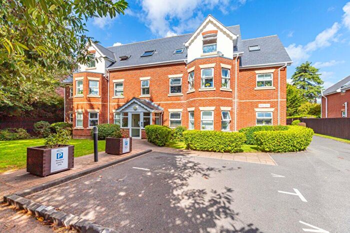 3 Bedroom Flat For Sale In Baxter Court, Alton Road, Bournemouth, BH10