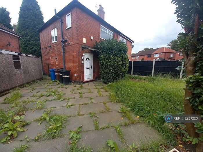 3 Bedroom Semi-Detached House To Rent In Fovant Crescent, Stockport, SK5