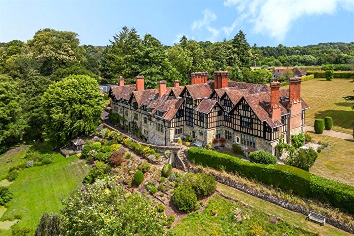 3 Bedroom Flat For Sale In Mill Lane, Stedham, GU29