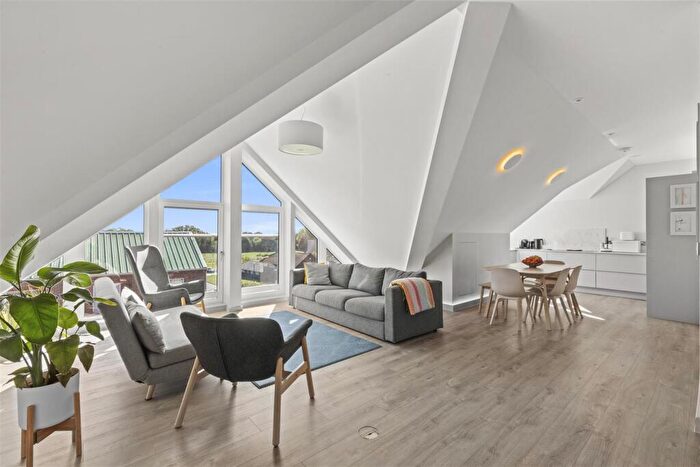 3 Bedroom Penthouse For Sale In Medley Court, Woodside Road, Amersham, Buckinghamshire, HP6