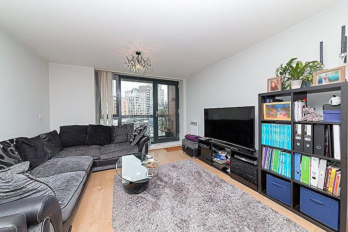 2 Bedroom Apartment To Rent In The Sphere, Canning Town, E16